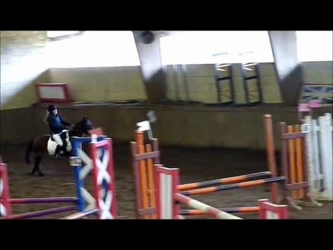 Axelle & Ludmila. CSO Huchepie (22.01.2012), epreuve poney 4 vitesse