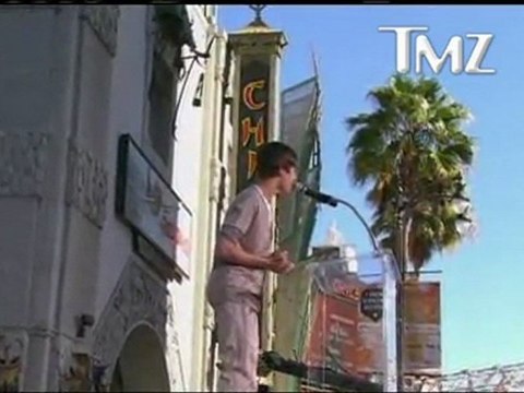 Paris Jackson and Justin Bieber at « Grauman’s Chinese Theatre »