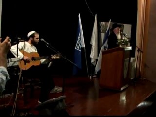 Bnei Akiva youths gather to show solidarity with abducted Is