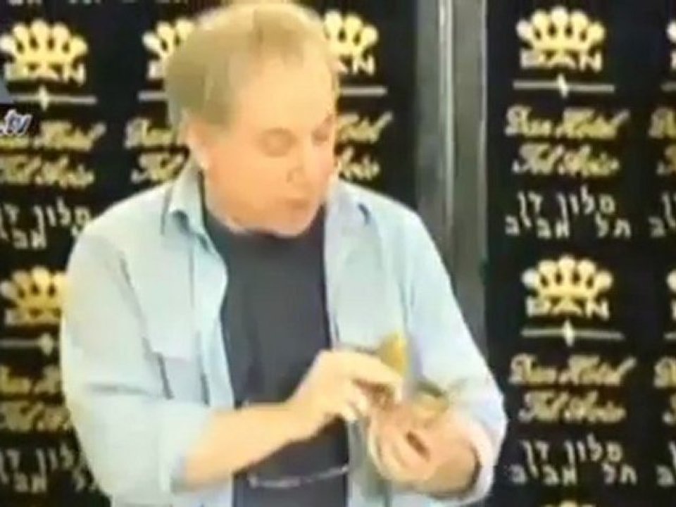 Paul Simon performs in Israel