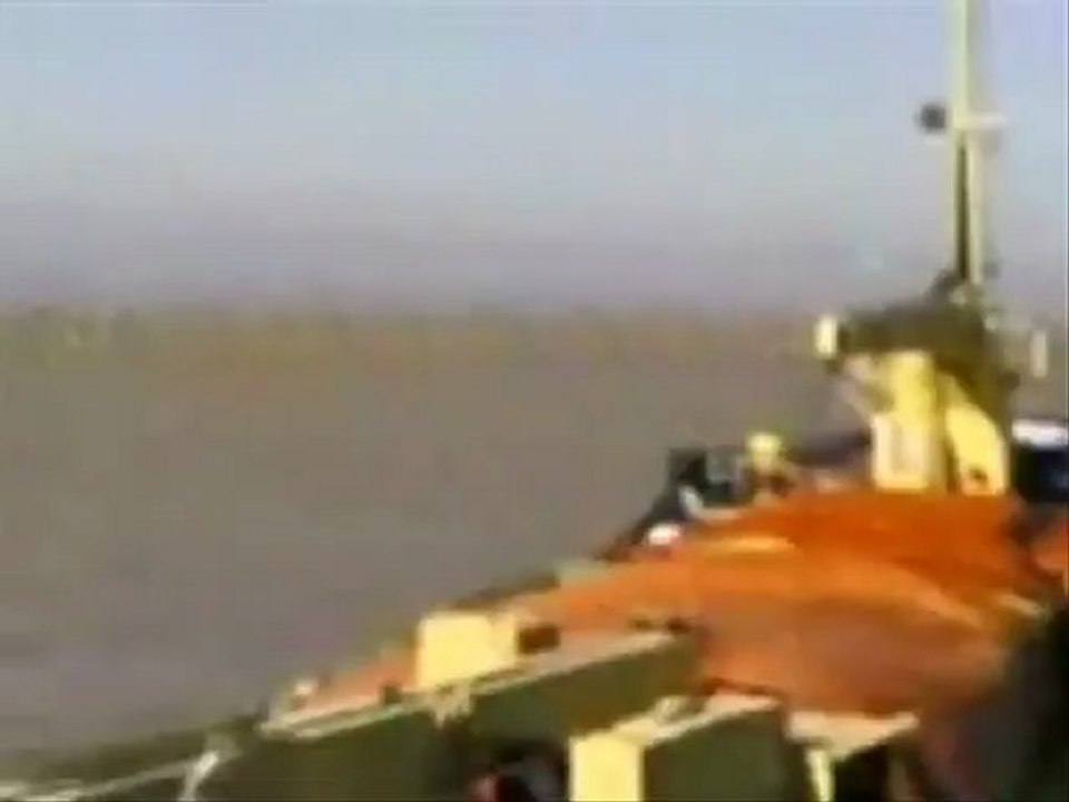 Mükemmel bir doğa olayı..iki suyun asla birbirine karışmadığı Cebelitarık.  ALLAH(cc)
