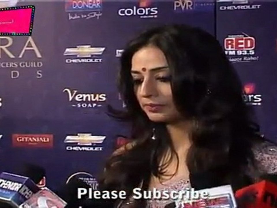 Gorgeous Babe Mahi Gill Reveals Her Favorite Movies Of 2011 @ Apsara Awards