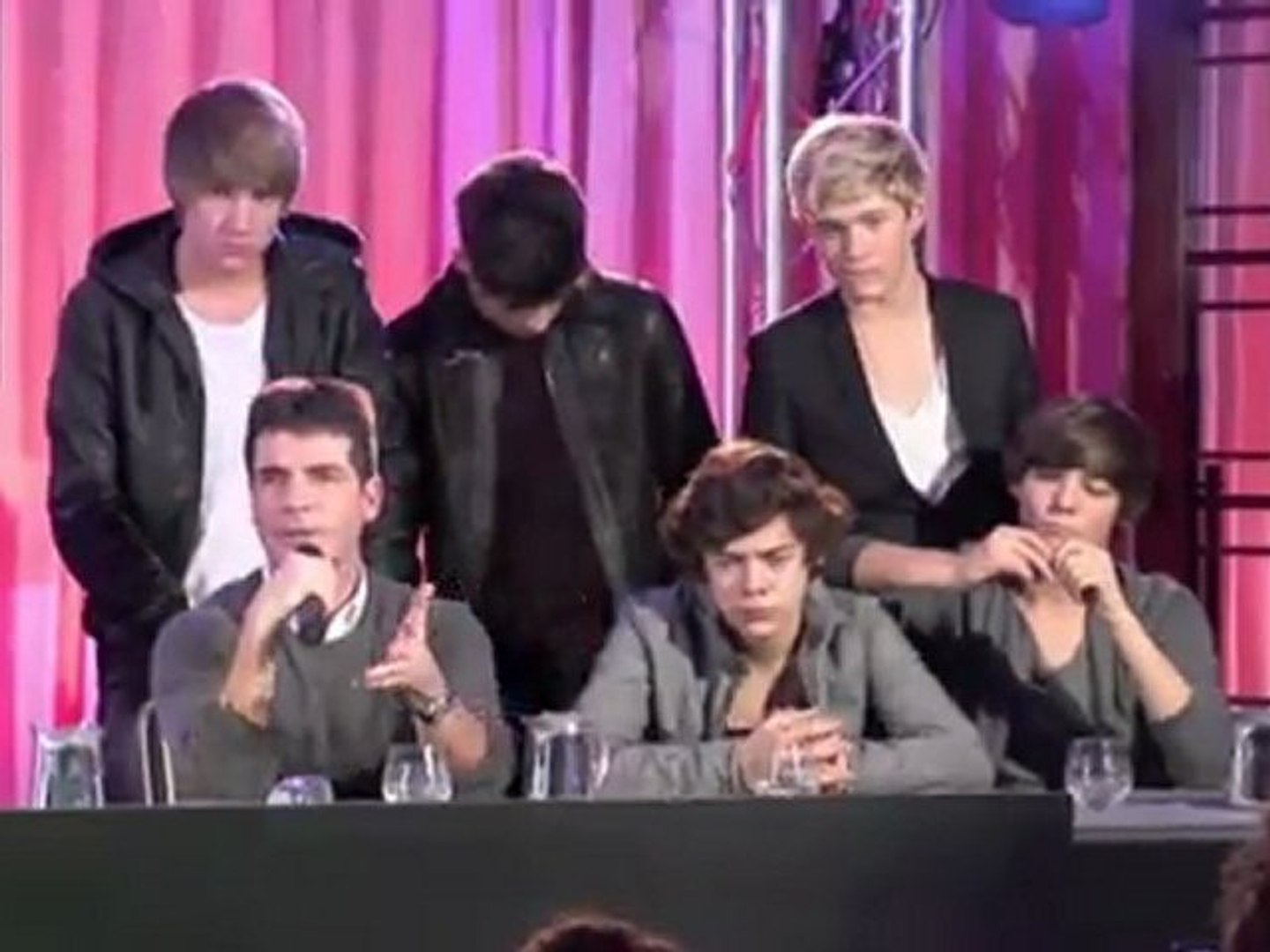 ⁣Simon Cowell et Jada Pinkett-Smith lancent une nouvelle émission