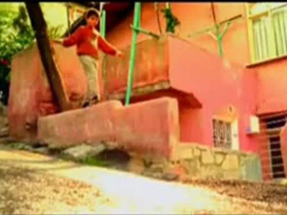 EN DUYGUSAL  ŞARKI  BİR GORÜŞ KAPİNİ ozan ziyat