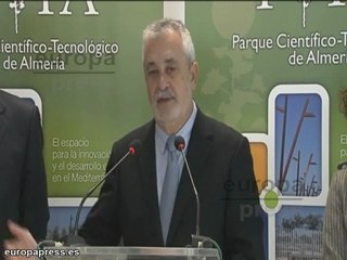 Griñán destaca el compromiso del Gobierno por la igualdad