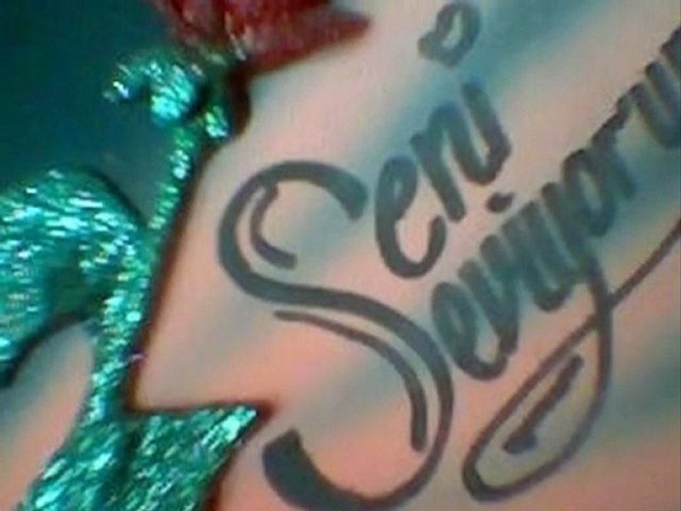 Hamiyet Elimde Duran Fotoğrafın