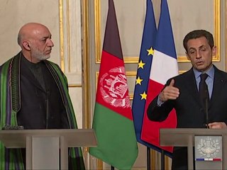 Afghanistan: retrait des forces françaises combattantes fin 2013