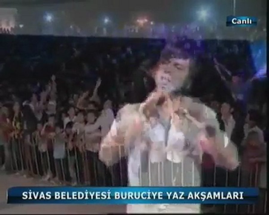 Depresif Buqra - Şehitler Ölmez Canlı Performans