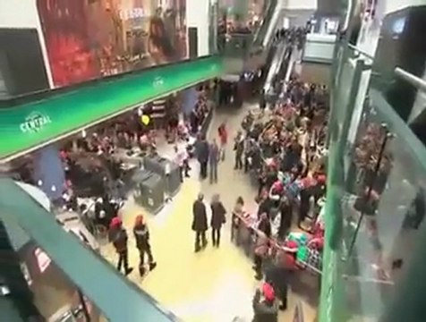 Herkes Ayakta Alkisladi