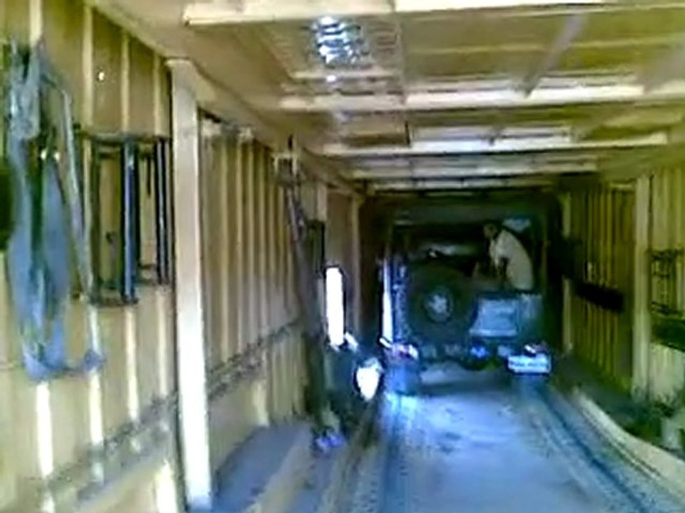 JEEP LOADING