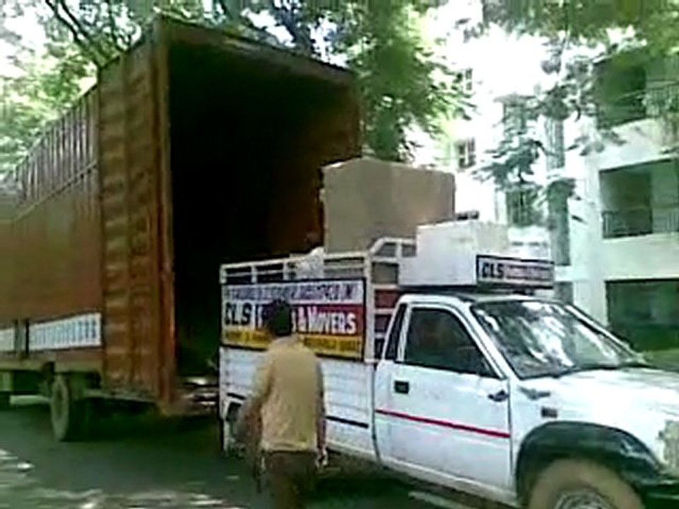 LOCAL HOUSE HOLD LOADING IN CONTAINER