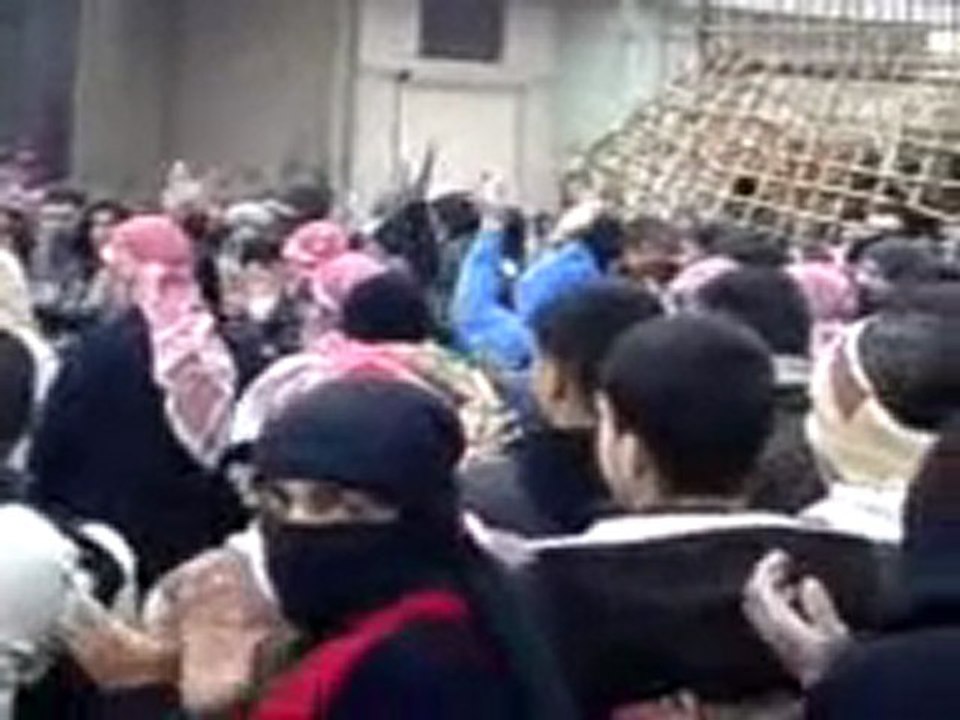 فري برس   مظاهرة حماه حي كازو جمعة حق الدفاع عن النفس 27 01 2012 ج2