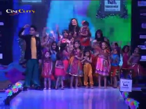 Shruti Seth & Sushmita Sen On The Ramp Walk For India Kids Fashion Week 2012