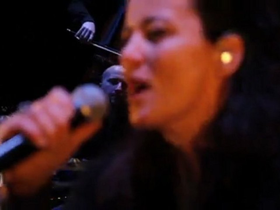 Vivre dans le feu - Anne Conti