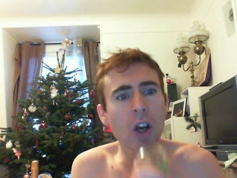 Wiwi égratigne le gang des BB Brunes