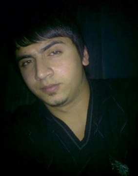 ellerini çekip benden