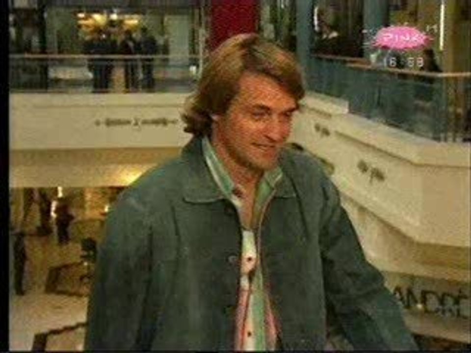 BAJO LA MISMA PIEL