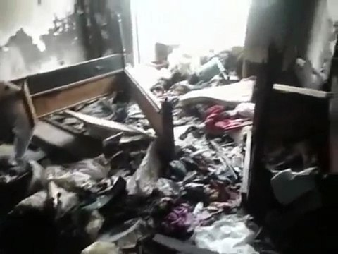 فري برس ريف دمشق سقبا منازل اخوة الشهيد مازن ابوالذهب المحروقة 27 1 2012