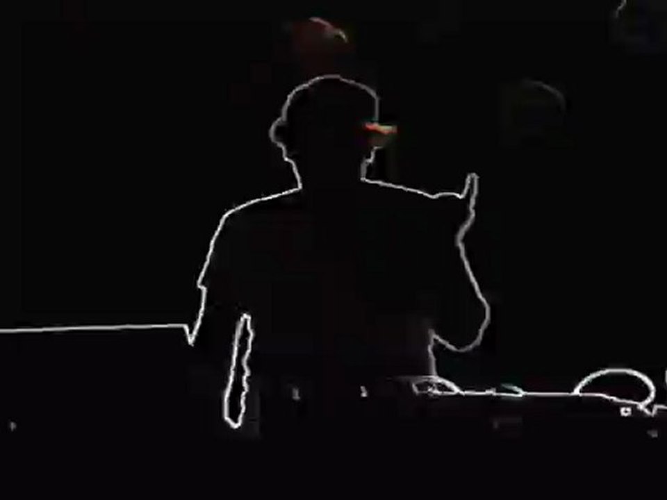 YESIM SALKIM - BANA GUNES GIBI GEL ( DeJaWu Faik Mix  )