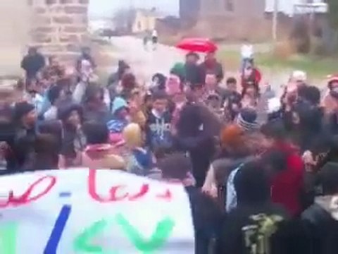 فري برس درعا صيدا تحت المطر جمعة الدفاع عن النفس حق مشروع 27 1 2012