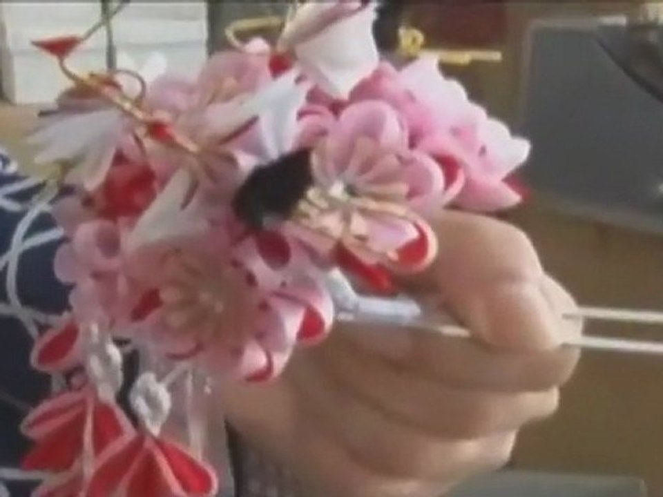 Japanology 108 : Ornements de coiffure Tsumami Kanzashi