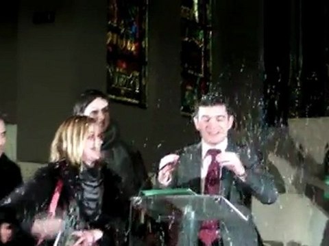 Jeudi Noir Remet la brique d'or du Baratineur Immobilier à Benoit Apparu