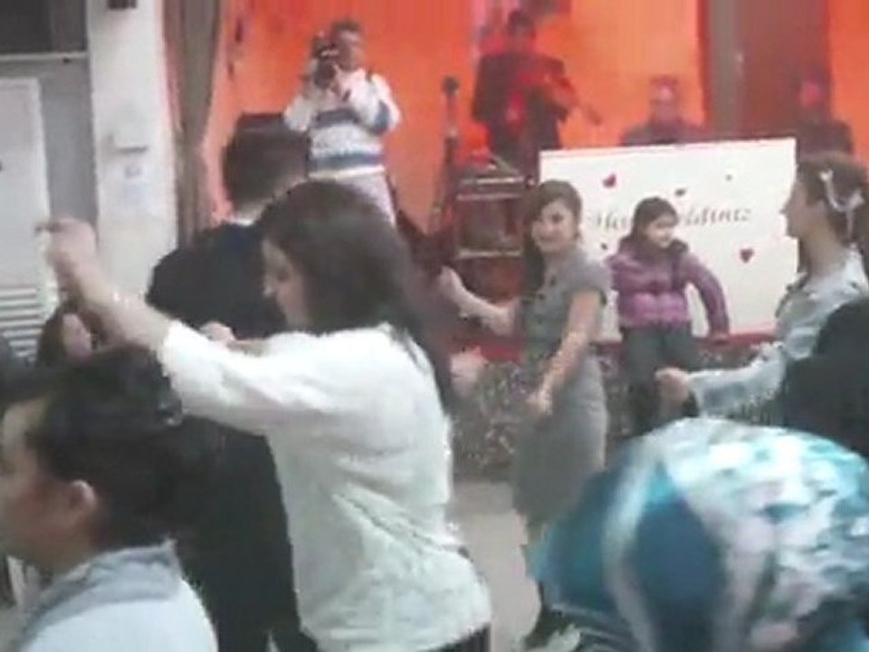 SELİN İLE FATİH İSMAİL DANS VE OYUN HAVALARI