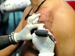 Expotattoo à Caracas: du piercing aux implants sous la peau