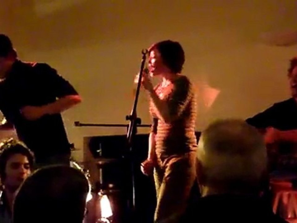 Les Gens de Travers - Mémère dans les orties