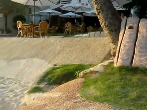Meet a Filipina on Alona Beach, Panglao Island, Bohol, Philippines