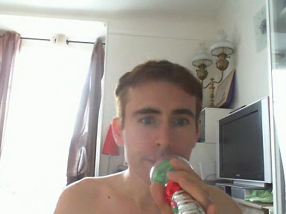 Wiwi égratigne "je regarde la mer" de Nicolas Fraissinet