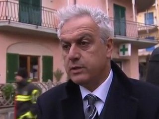 Bad weather halts Costa Concordia search