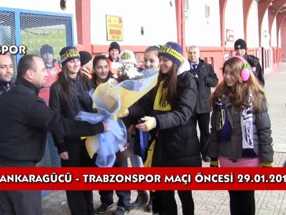Ankaragücü - Trabzonspor maçı öncesi Kadın taraftarlar..