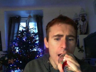 Wiwi égratigne "nothing's real but love" de Rebecca Ferguson