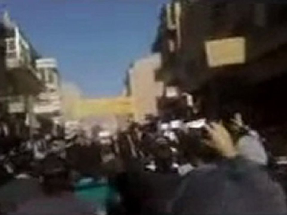 فري برس   ديرالزور مظاهرة صباحية شارع حسن طه 29 1 2012 ج2