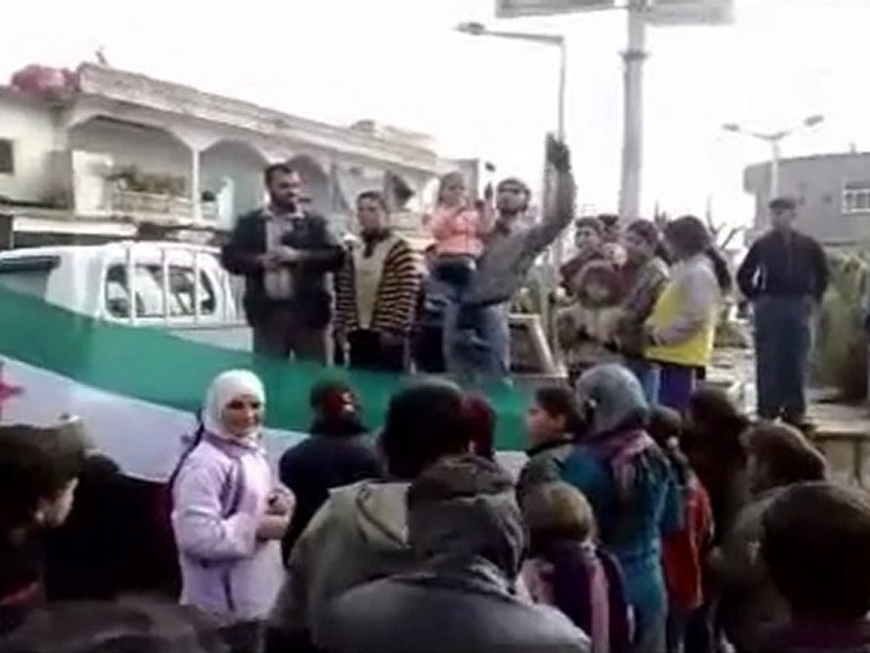 فري برس   حماه كرناز دعاء جميل لطفلة حرة على الطاغية بشار 28 1 2012