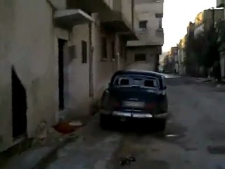 فري برس   حماة حرق  المنازل وتخريب السيارات في الحميدية 29 1 2012