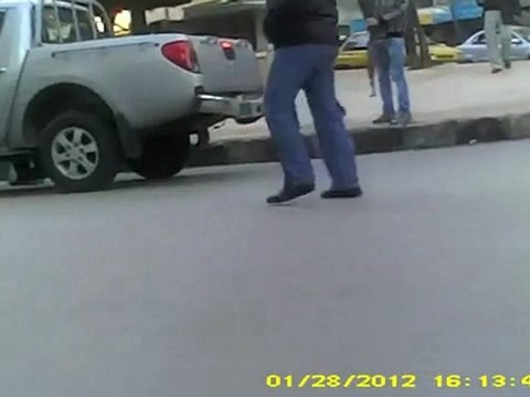 فري برس اللاذقية الامن والشبيحة في الصليبة 28 1 2012