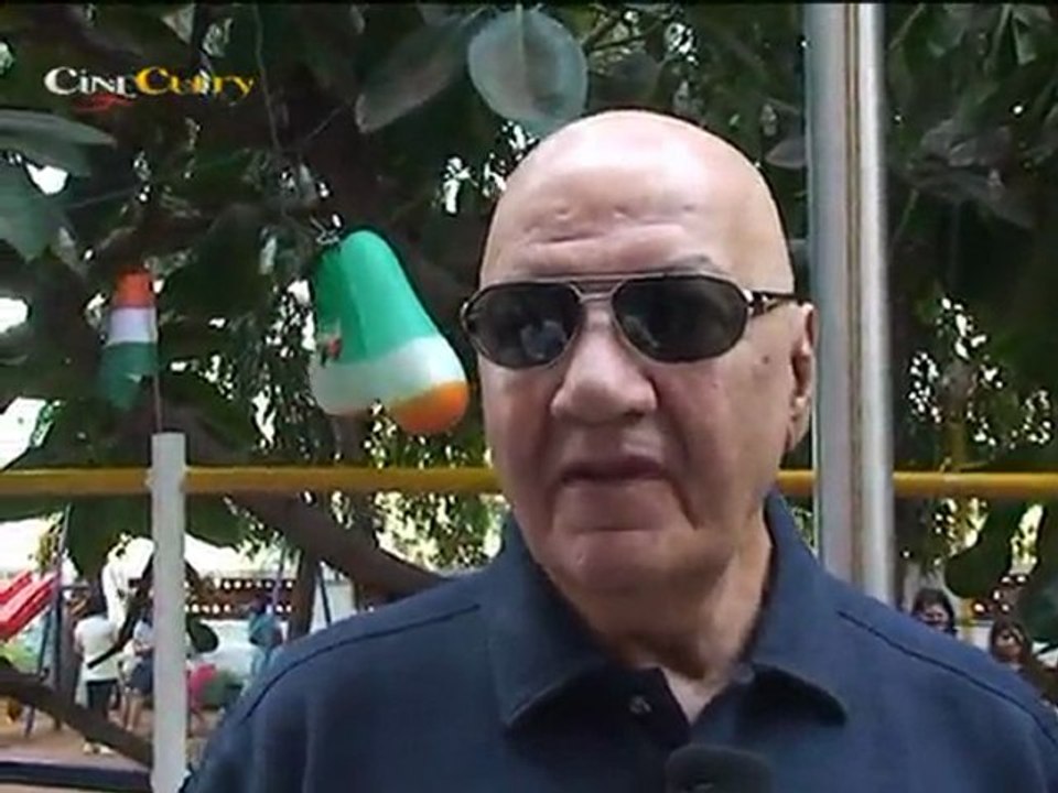 Prem Chopra Celebrates Republic Day With Children