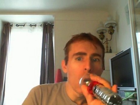 Wiwi égratigne hangover de Taio Cruz & Flo Rida