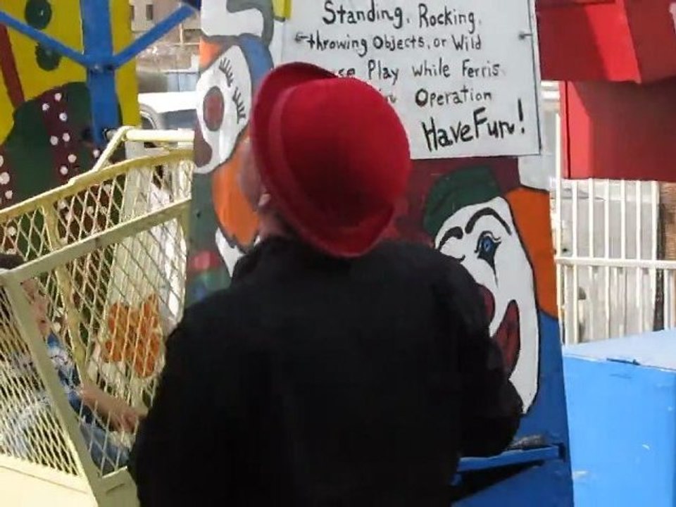 2012-01-29 Ferriswheel at Amazing Clowns