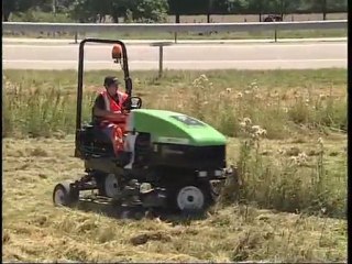 ETESIA Attila 180 La faucheuse débroussailleuse à talus qui s'adapte à tous les terrains