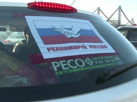 Des milliers de Moscovites manifestent en voitures contre Poutine