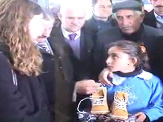 Köy Çocuklarına Kışlık Bot Yardımı