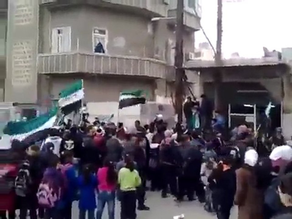 فري برس   مظاهرة طلابية لأطفـال الحرية في بـرزة عروس دمشـق 29 1 2012 ج1