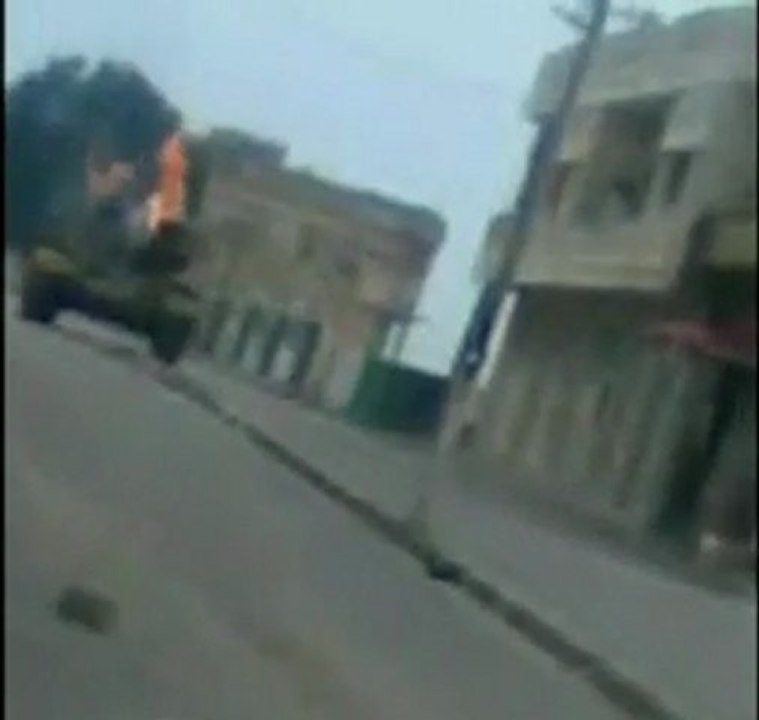 Syrian tank explodes in Homs