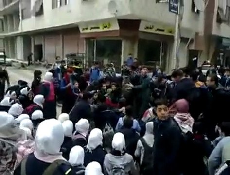 فري برس ريف دمشق داريا مظاهرة طلابية تهتف للحرية 29 1 2012 ج2