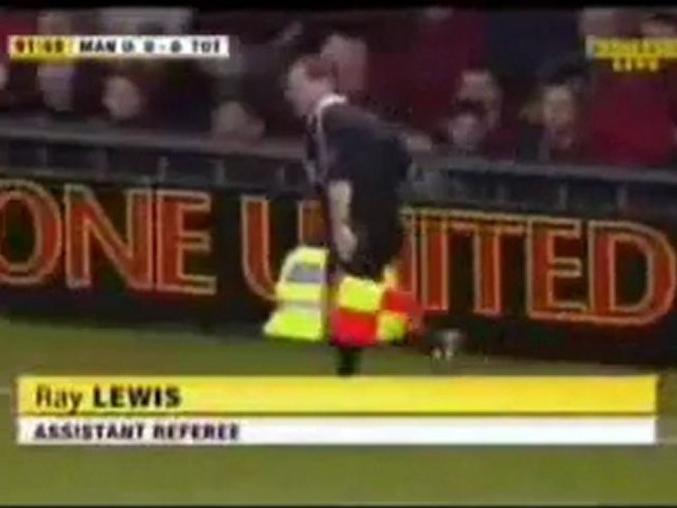 Roy Carroll drops Mendes' shot over the line.