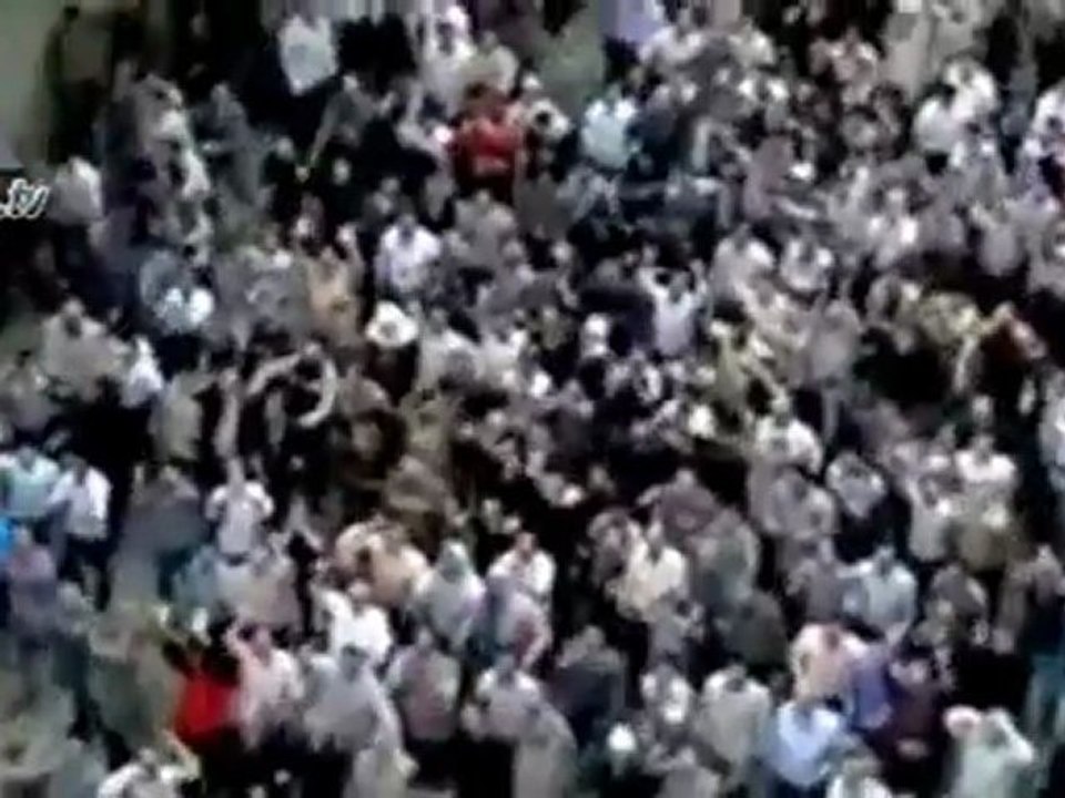 El ejército sirio reprime a los manifestantes de Homs
