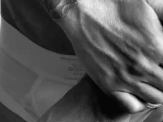 David Beckham en slip pour pub Super Bowl 2012 H&M